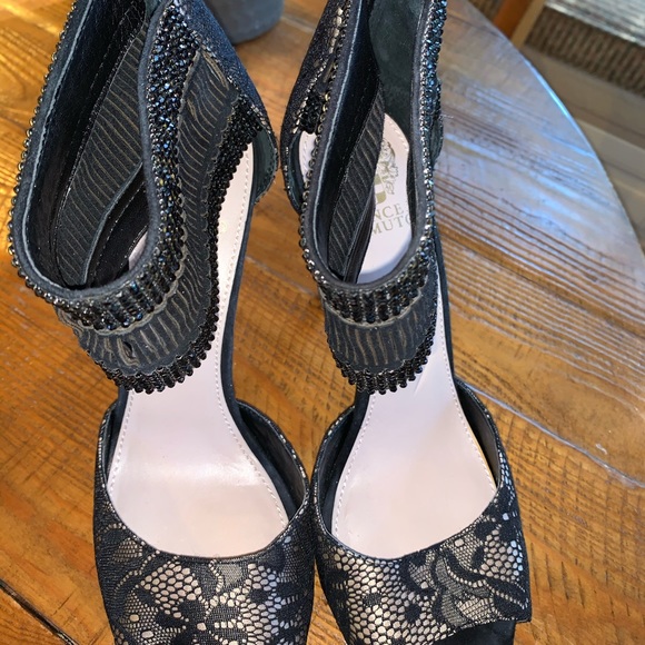 Vince Camuto Black Heel - Picture 3 of 7